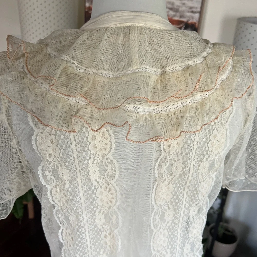 Free People Elegant Cream Lace Ruffle Top S - Picture 11 of 16